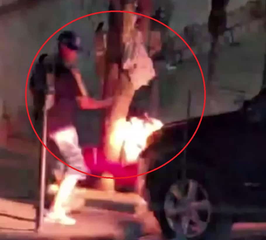Luego de lesionar a una persona con una piedra, el presunto responsable fue detenido por oficiales de la Policía de Monterrey, en el centro de la ciudad, tras ser captado por el sistema de monitoreo de video vigilancia del C4.