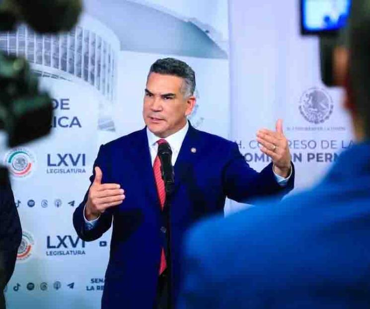 Viajes de funcionarios a EU son pura simulación, critica PRI
