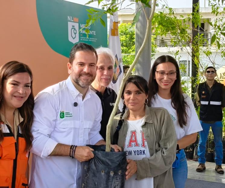 Lanza Medio Ambiente ´Ayudamos con más Árboles´