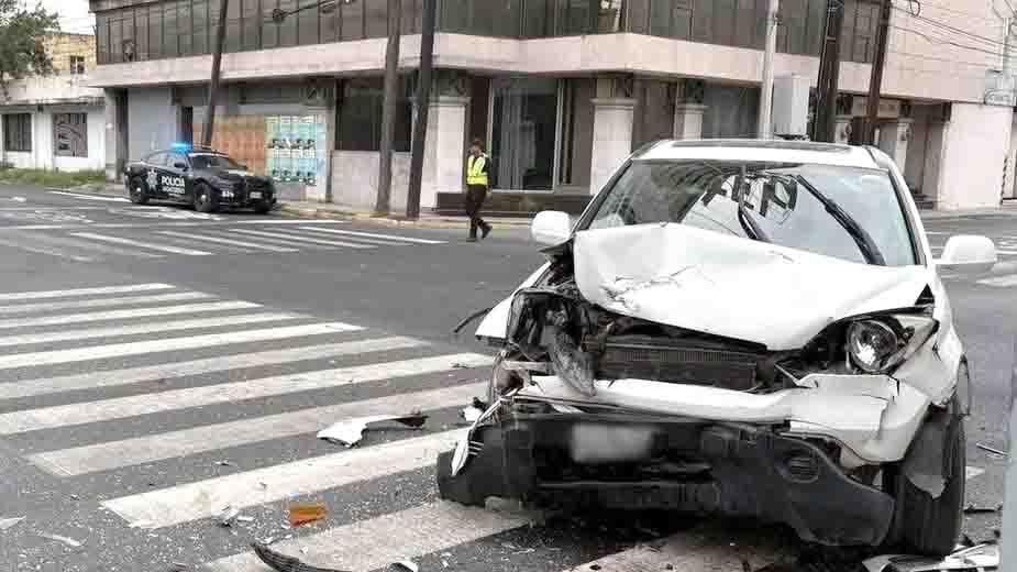 Deja choque en centro de Monterrey cuatro heridos