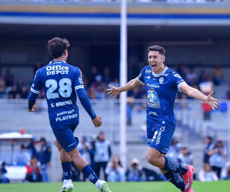 Aprovecha Pachuca errores de Parra y vencen a Pumas