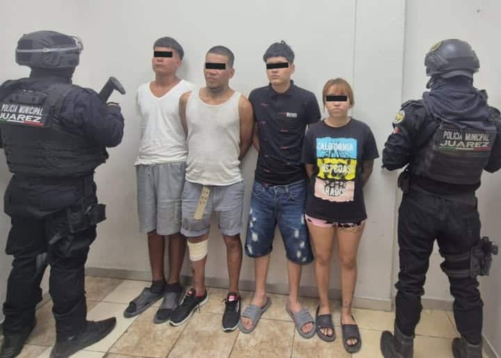 Como parte de la estrategia del Grupo de Control de la Violencia de la Secretaría de Seguridad y Protección Ciudadana de Juárez, se logró la detención de tres adultos y un menor de edad presuntamente involucrados en venta de droga en la colonia Ejido Juárez.