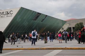 Reportan destrozos en el MUAC tras marcha contra la gentrificación