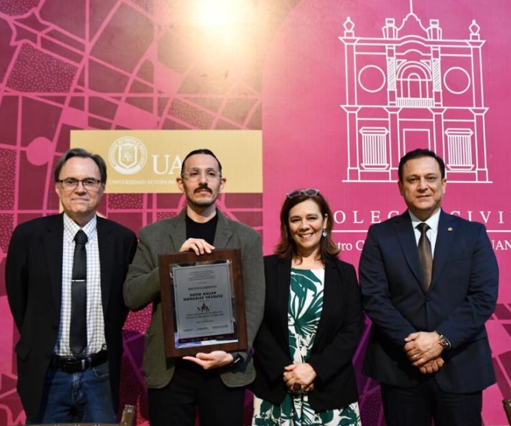 Recibe David Anuar el Premio de Poes&iacute;a Minerva Margarita Villarreal
