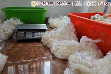 Aseguran 800 kg de metanfetamina en laboratorio