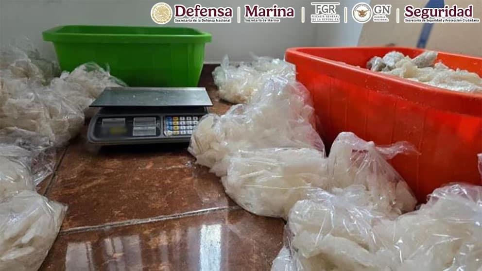 Aseguran 800 kg de metanfetamina en laboratorio Aseguran 800 kg de metanfetamina en laboratorio