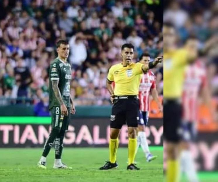 Se equivocó el VAR en el León-Chivas Se equivocó el VAR en el León-Chivas