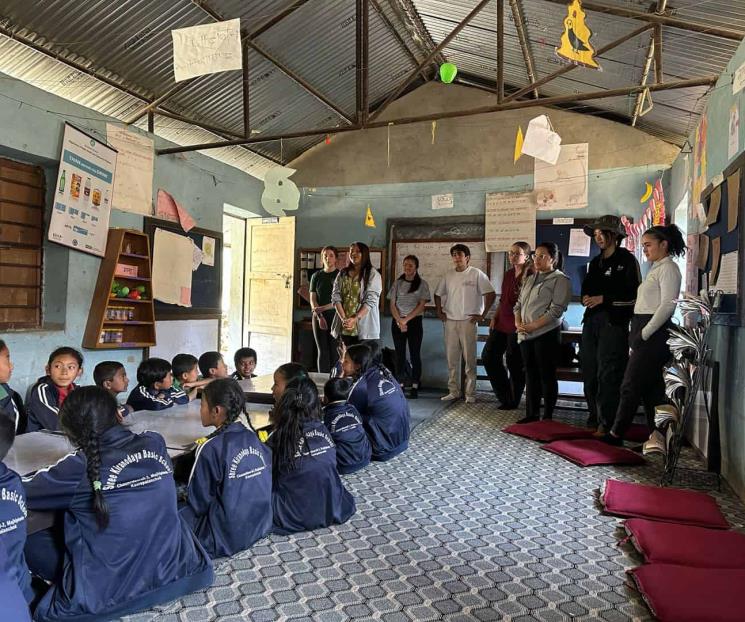 Con vocación global: profesora mexicana apoya salud rural en Nepal Con vocación global: profesora mexicana apoya salud rural en Nepal