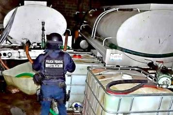 "Refinan huachicol en Texas y lo regresan por las aduanas"