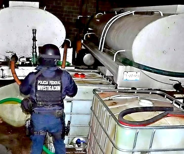 "Refinan huachicol en Texas y lo regresan por las aduanas"
