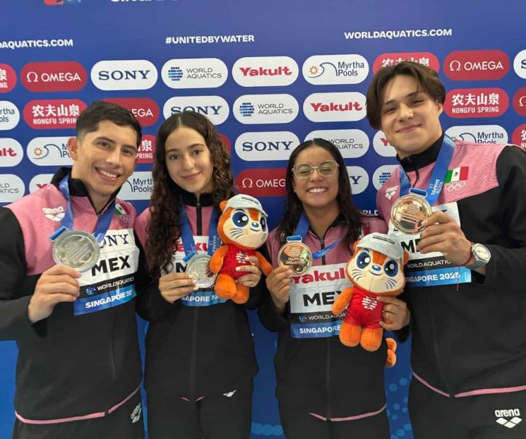 Logran clavadistas de NL medalla de plata en Singapur