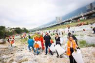 Retiran del río Santa Catarina más de 3 toneladas de residuos Retiran del río Santa Catarina más de 3 toneladas de residuos