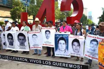 Confirman reuni&oacute;n con Claudia padres de los 43