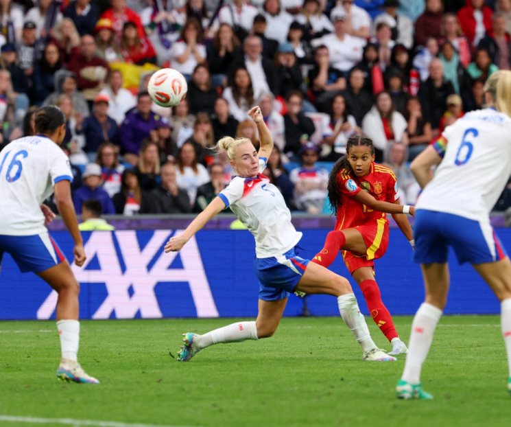 Se corona Inglaterra en penales sobre España en la Eurocopa Femenil