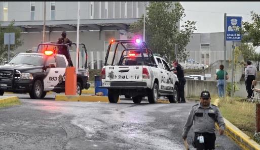 Abandonan a hombre herido de bala afuera de hospital Abandonan a hombre herido de bala afuera de hospital
