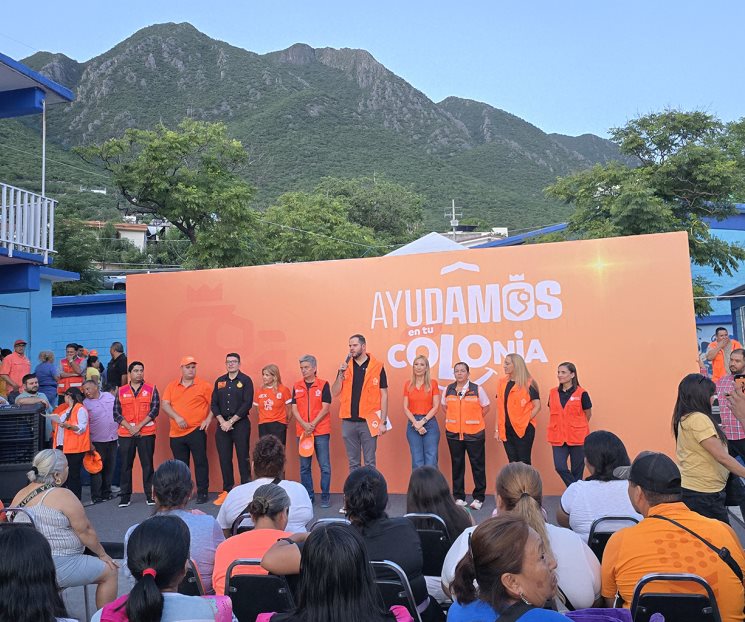 Realizan brigada "Ayudamos en tu Colonia"
