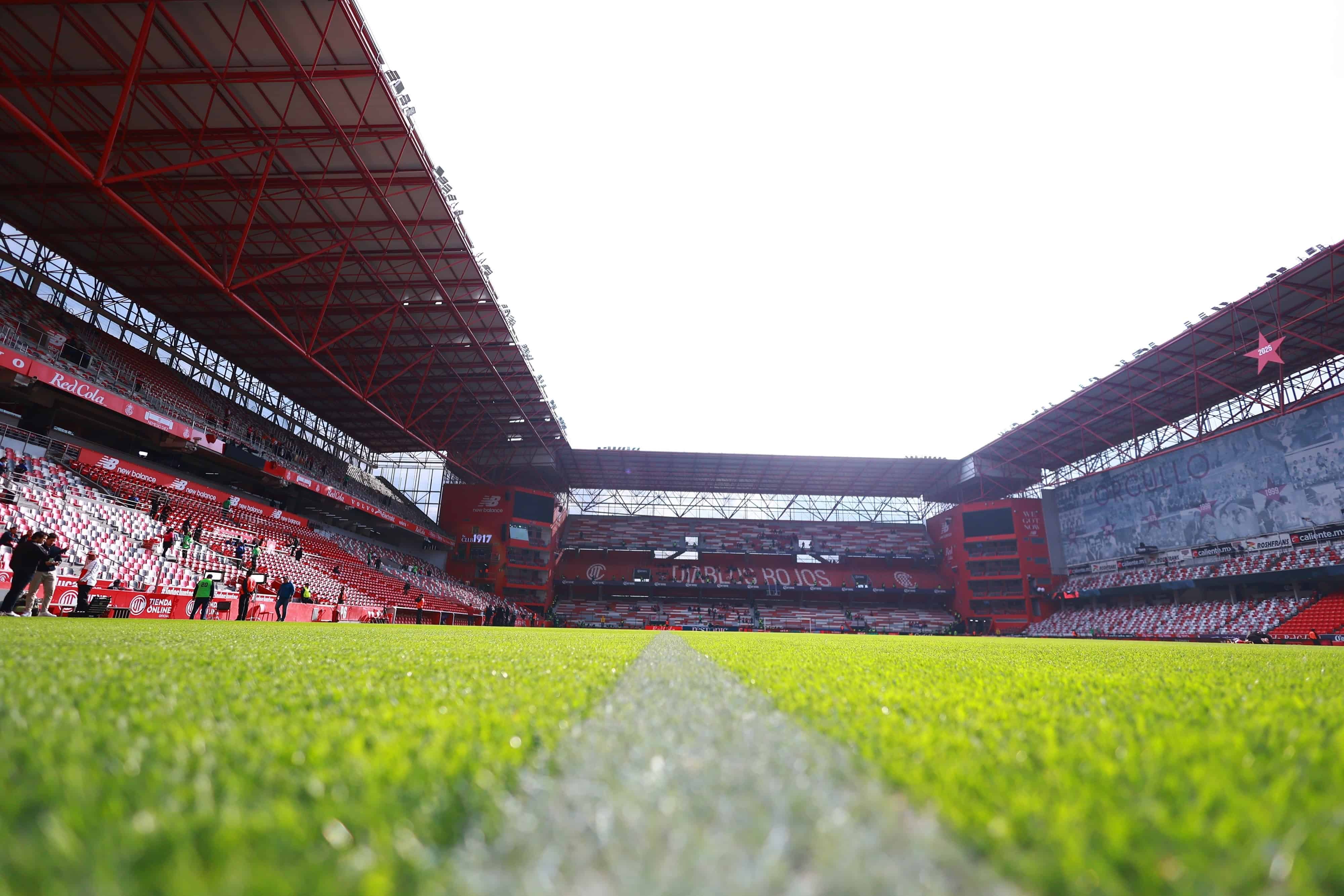Estadio Nemesio Diez.