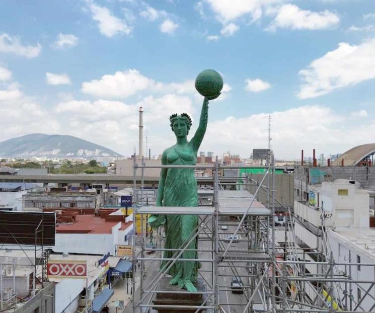 Regresa Alegoría de la Libertad a su lugar