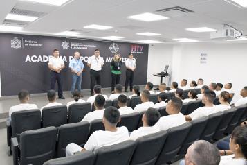 Recluta Academia de Polic&iacute;a regia 206 cadetes