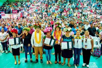 Entregan recursos a las comunidades indígenas