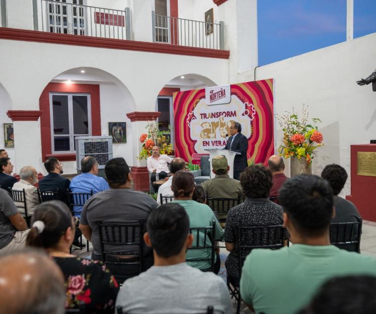 Rinde Escobedo homenaje al decano de arte Gerardo Cantú