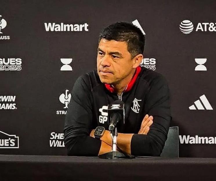 Gonzalo Pineda: A un lado el áura de Messi