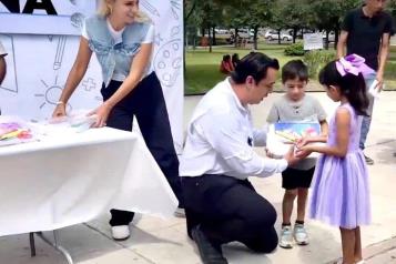 Entrega SC &uacute;tiles escolares