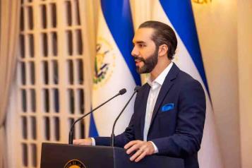 Aprueban reelecci&oacute;n presidencial indefinida en El Salvador