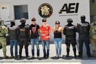 Detienen a 5 con pistola y droga Detienen a 5 con pistola y droga