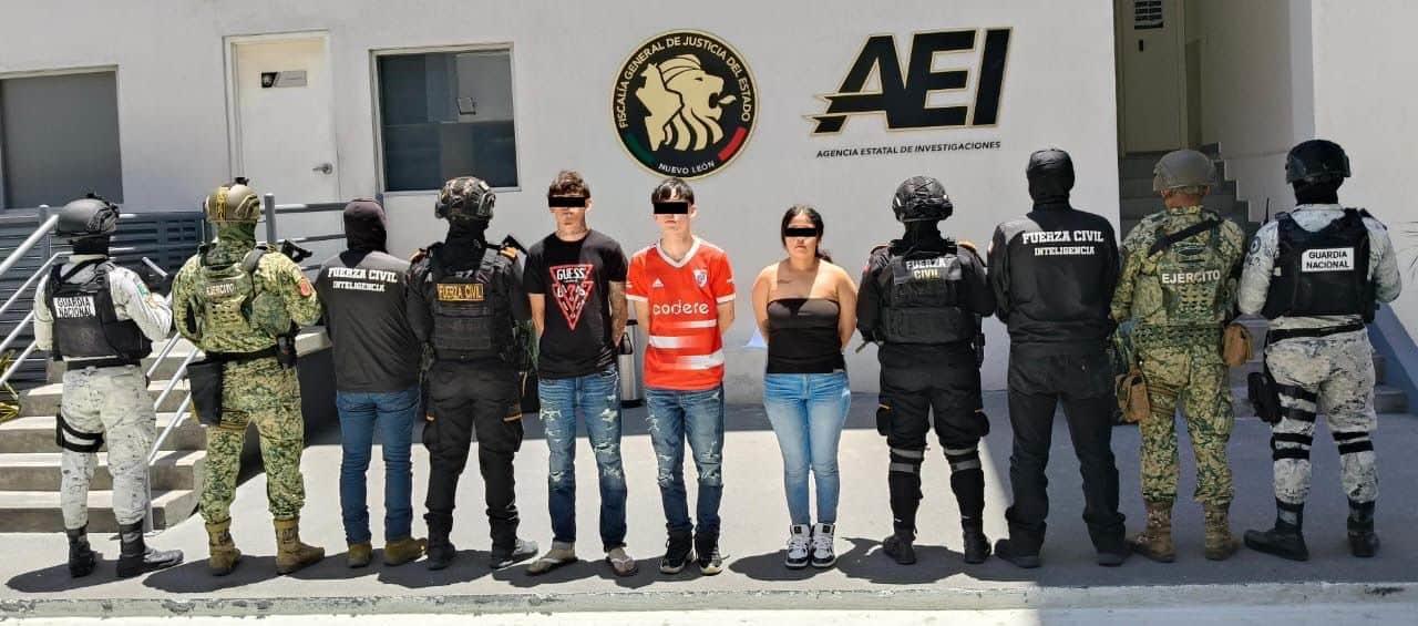 Detienen a 5 con pistola y droga Detienen a 5 con pistola y droga
