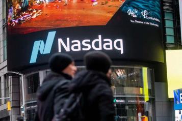 Resiente Wall Street negociaciones de aranceles y se desbalancea