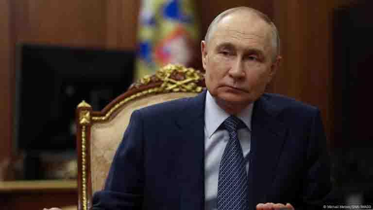 Promulga Putin ley que castiga la b&uacute;squeda de contenidos