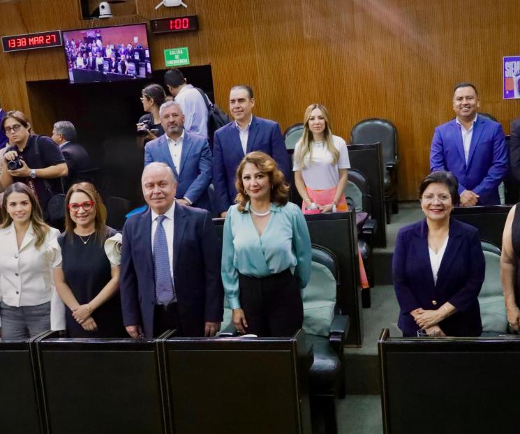 Rinden diputados del PRI primer informe legislativo