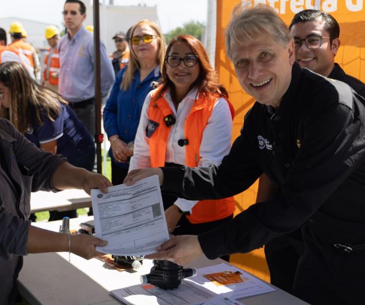 Regulariza AyD suministro de agua a vecinos de Juárez Regulariza AyD suministro de agua a vecinos de Juárez