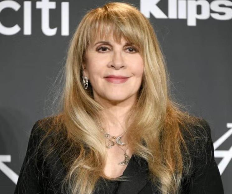 Reprograma Stevie Nicks su gira por fractura de hombro