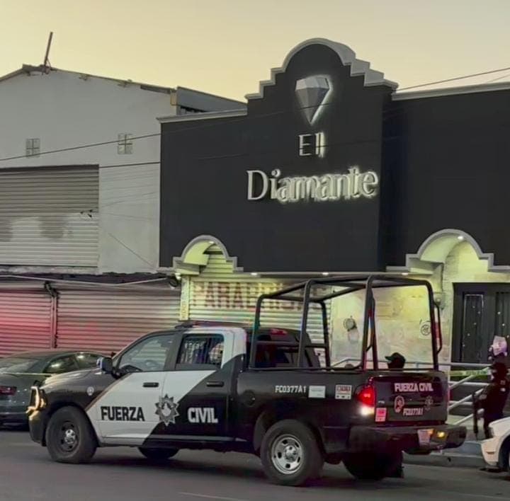 Dos lesionados de bala dejó una riña registrada en el interior de un bar, la madrugada de ayer al norte del municipio de Monterrey.
