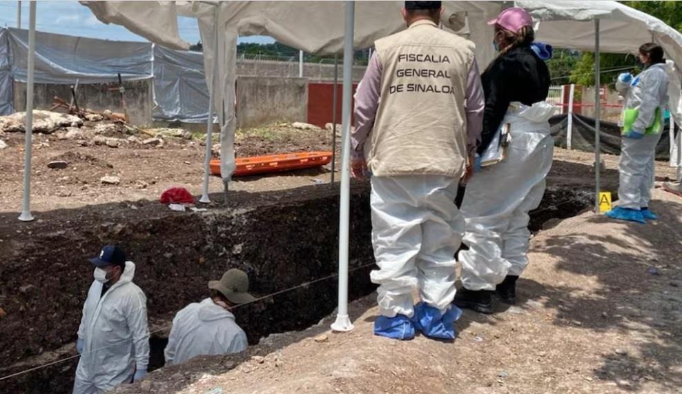 Suman 16 cuerpos exhumados de fosa común en Culiacán Suman 16 cuerpos exhumados de fosa común en Culiacán