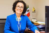Festeja 50 años de ser secretaria en la UANL