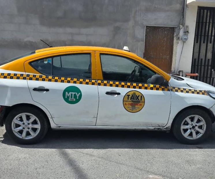 Maneja taxi robado; lo detienen