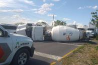 Vuelca revolvedora en Guadalupe