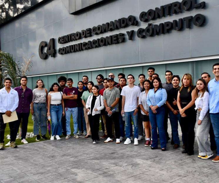 Visita grupo de j&oacute;venes el C4 regio