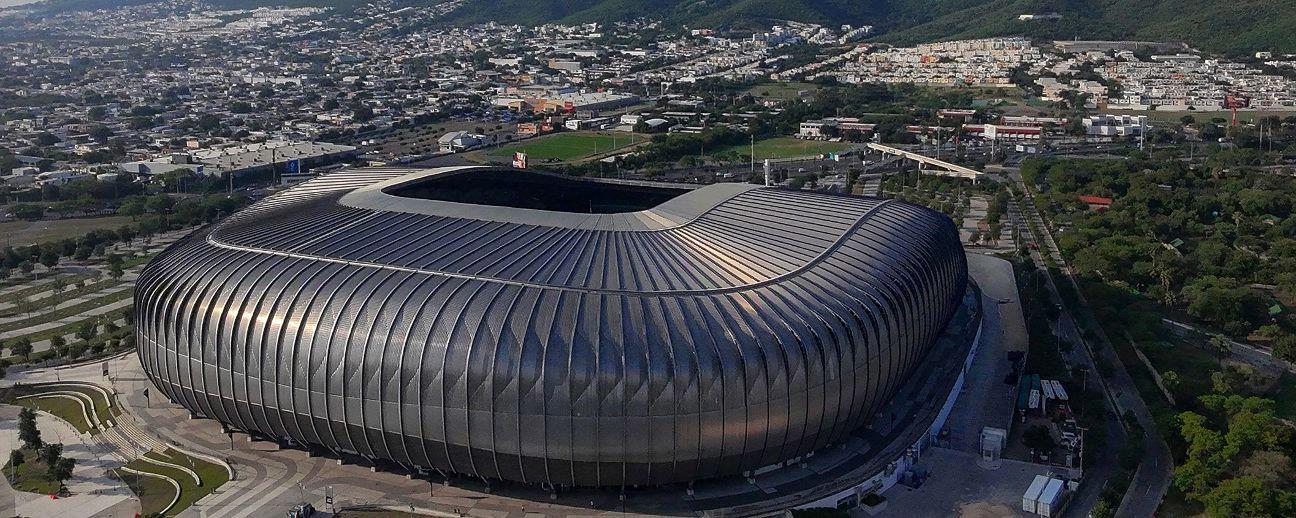 Recuerdan Rayados aniversario del BBVA ante burla de rivales