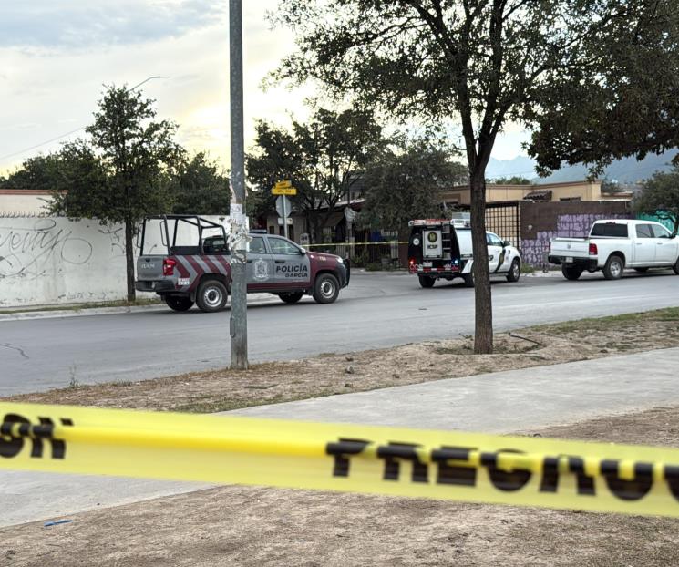 Ejecutan pistoleros a tres hombres en García