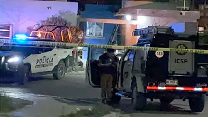 Lo sorprenden sentado en sillón y lo matan