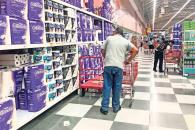 Confianza del consumidor sube; hogares ven mejora en economía Confianza del consumidor sube; hogares ven mejora en economía