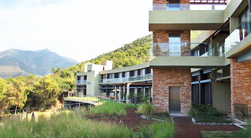 Ejecutan a exdirector de tránsito en hotel