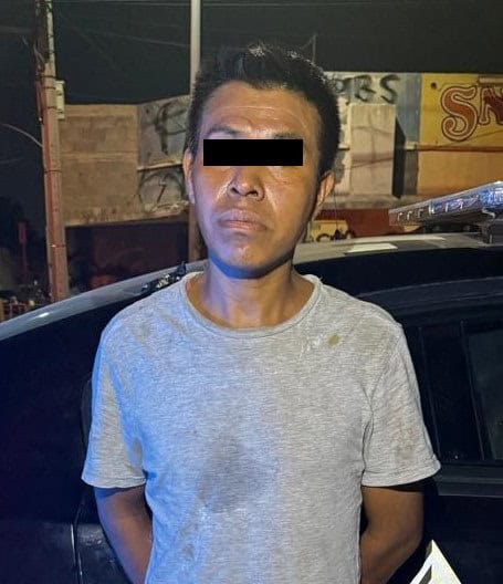 Un hombre originario de San Luis Potosí fue detenido por oficiales de la Policía de Monterrey, al presuntamente provocar el incendio de un tejaban abandonado, en la Colonia Fabriles.