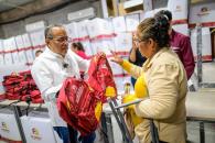 Comienza Escobedo con la entrega de útiles escolares a niños y niñas