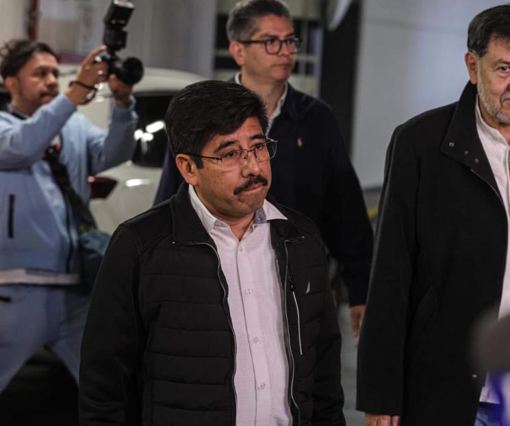 Hugo Aguilar se reúne con senadores