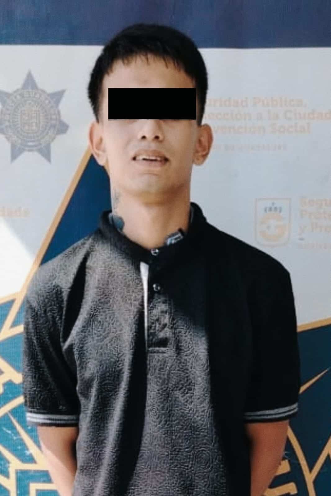 En el momento en que empujaban una moto que poco antes se habían robado, dos hombres fueron detenidos por elementos de la Policía de Guadalupe, en la Colonia Villa Española.